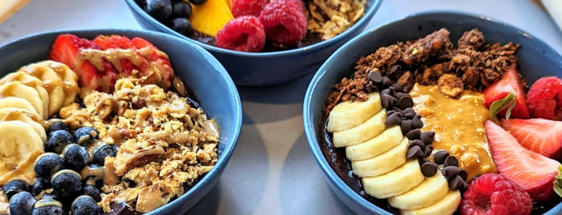 Berry Spinach Oatmeal Bowl