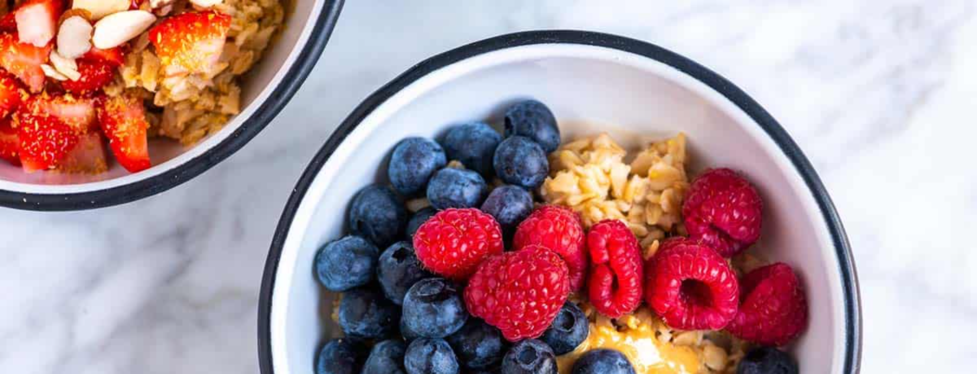 Berry Spinach Oatmeal Bowl